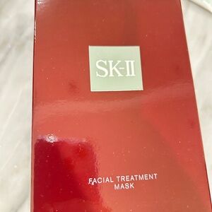 SK-II Facial Treatment Mask - Hydrating Sheet Mask in Red